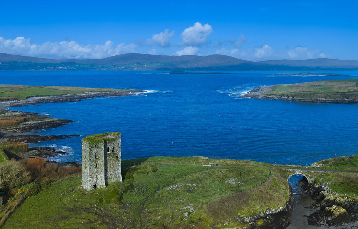 Dunmanus Castle, Ireland